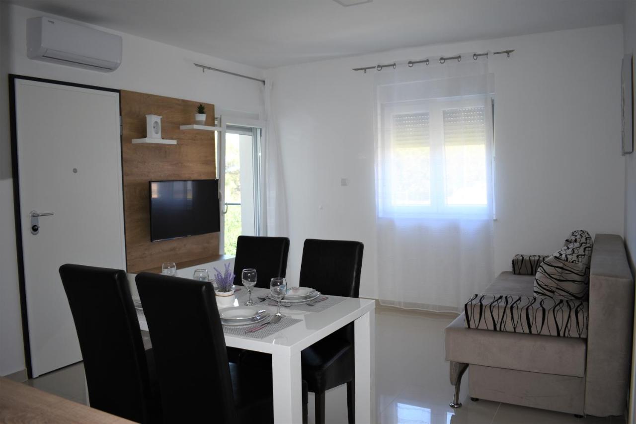 Apartments Rena ชิเบนิก ภายนอก รูปภาพ