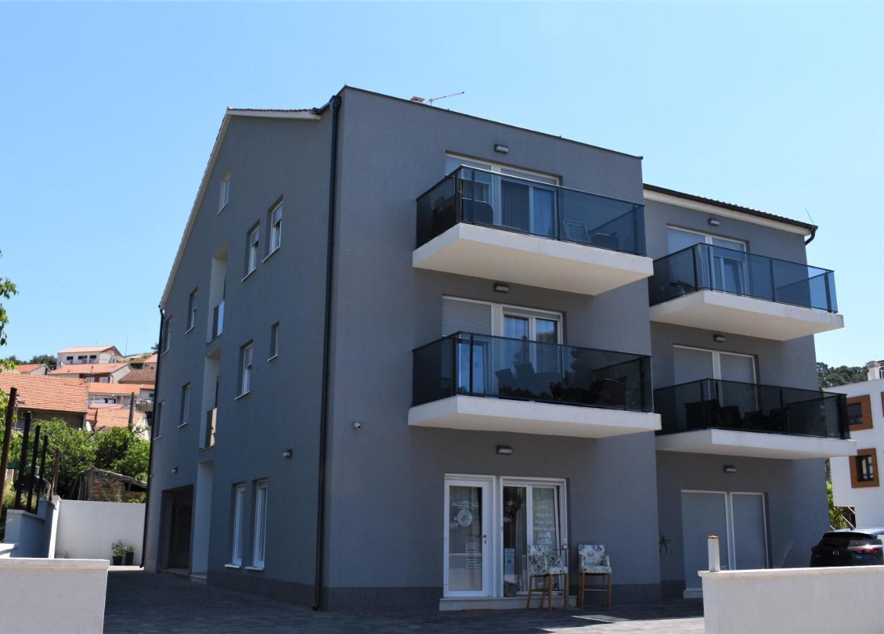 Apartments Rena ชิเบนิก ภายนอก รูปภาพ
