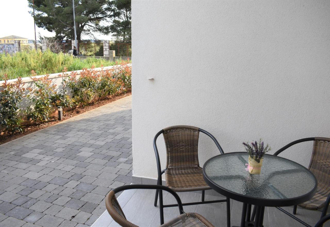 Apartments Rena ชิเบนิก ภายนอก รูปภาพ