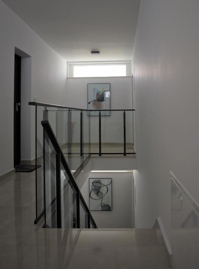 Apartments Rena ชิเบนิก ภายนอก รูปภาพ